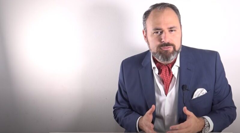 Cravatte o sciarpe? Per gli indecisi c’è l’ascot, il foulard da uomo da veri gentlemen