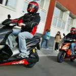 Assicurazione scooter: il conducente minorenne è responsabile per il passeggero